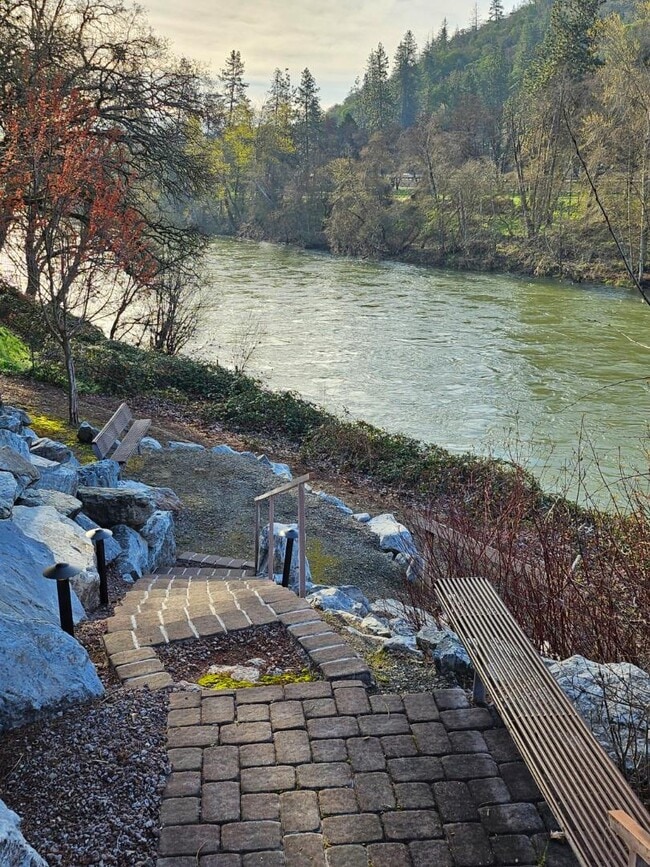 Building Photo - 141 Rivers Edge Ct