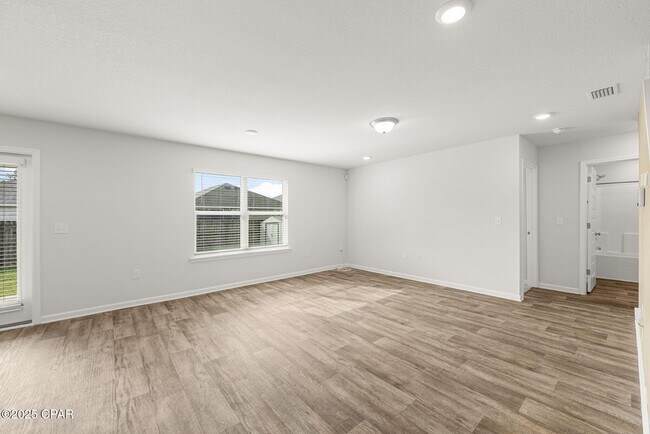 Building Photo - 5832 Viking