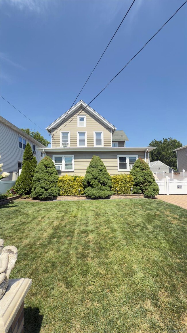 Primary Photo - 779 Rockaway Ave