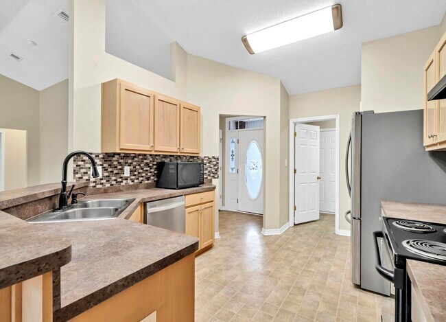 Building Photo - 9750 Parker Lake Cir