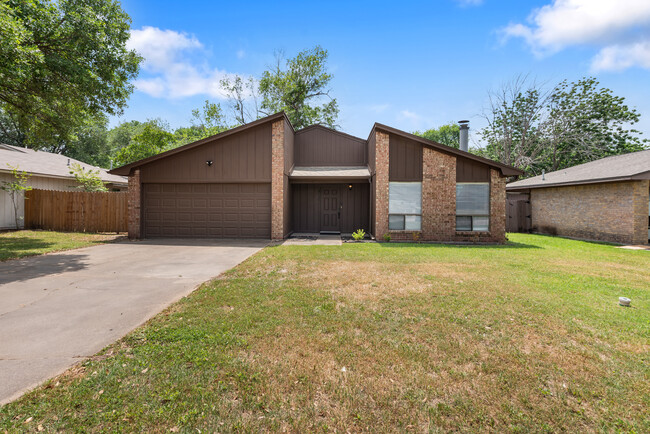 Building Photo - 4136 Willow Oak St