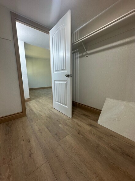 Building Photo - 347 N Eucalyptus Ave