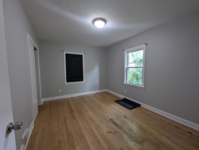 Building Photo - 3503 Huon Dr