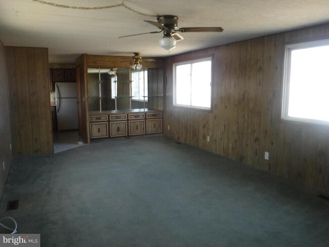 Building Photo - 67 Shamrock Ave