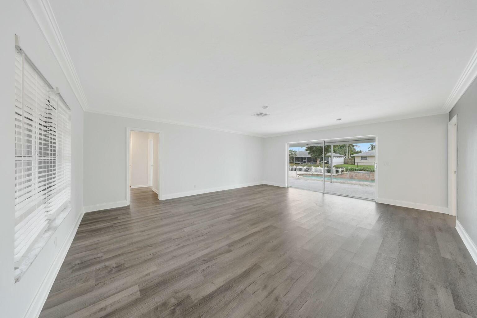 Building Photo - 1350 SW 26th Ave