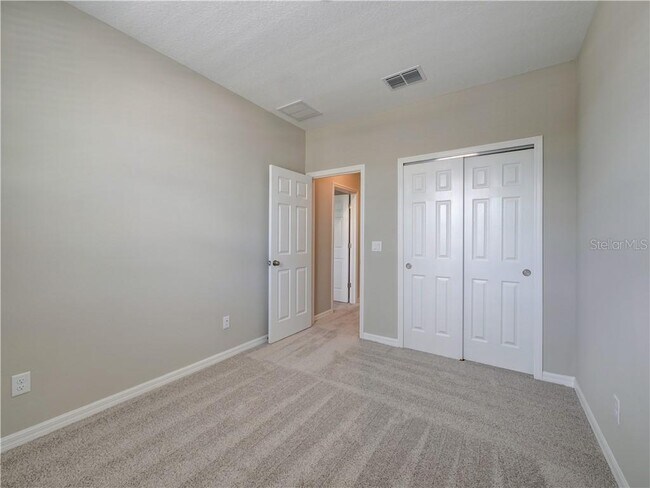 Extra Bed Room (total 3 bedroom) , Good ceiling height, spacious and every room has a closet, in-cei - 1074 Amber Leaf Trail