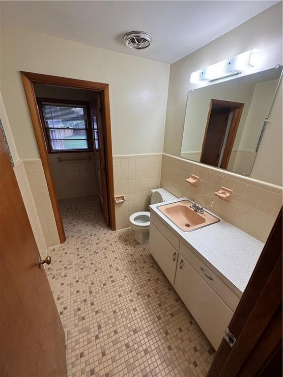 Building Photo - 4620 Woodlane Dr