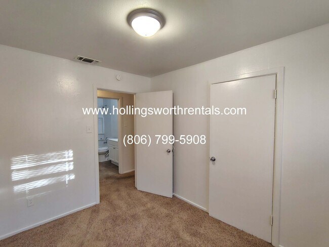 Building Photo - Cute 3 Bed 1 bath house