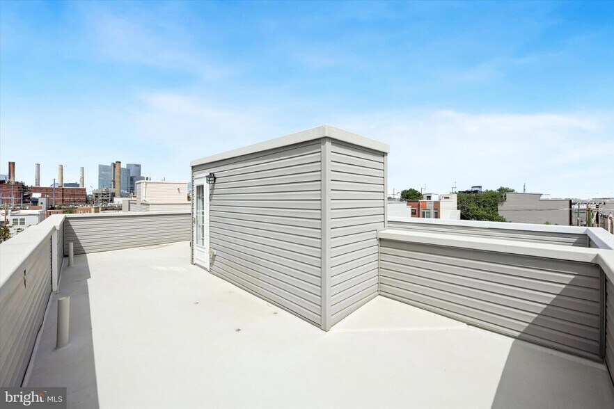 Building Photo - 2713 Latona St