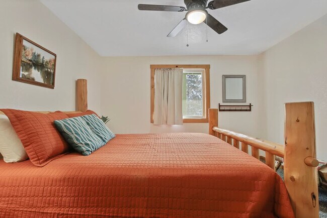 Building Photo - 130 Par Dr