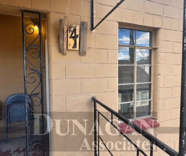 Building Photo - 207 1/2 N. Alameda St