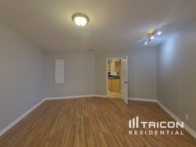 Building Photo - 3701 Mabry Rd