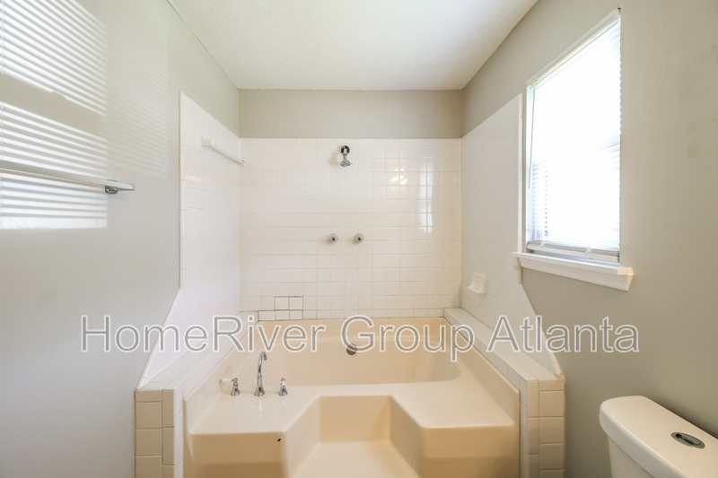 Building Photo - 3000 Sebring Ct