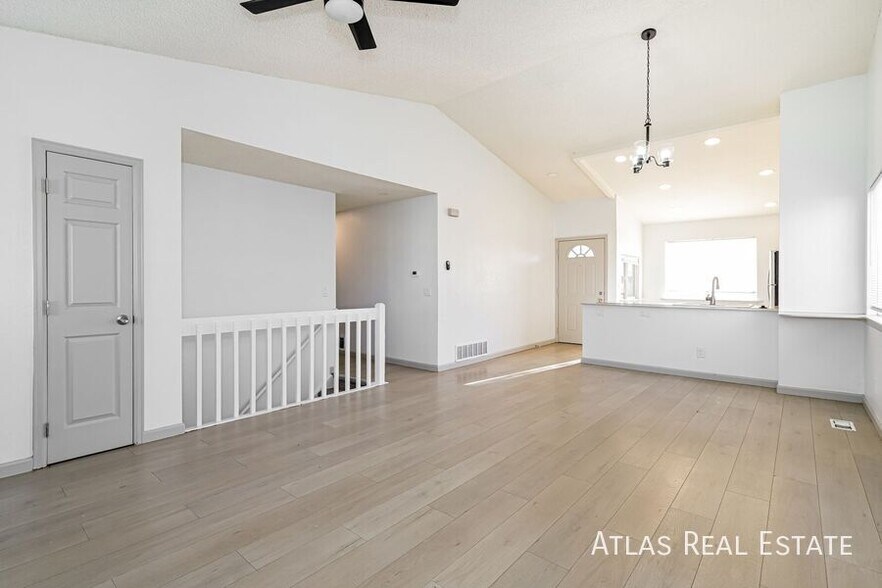 Building Photo - 1679 Ensenada Way