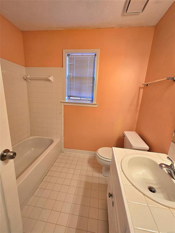 Building Photo - 5825 Portsmouth Dr