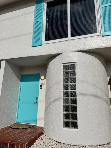 Building Photo - 1800 N Ocean Dr