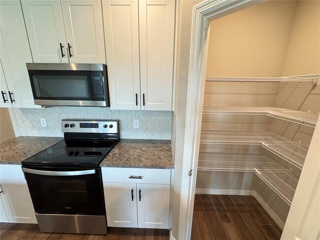 Building Photo - 413 Legacy Lp