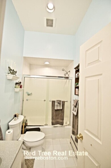 Building Photo - 45 Donnybrook Rd