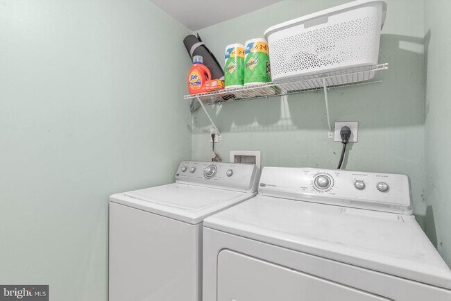 Building Photo - 2551 Trenton Ave