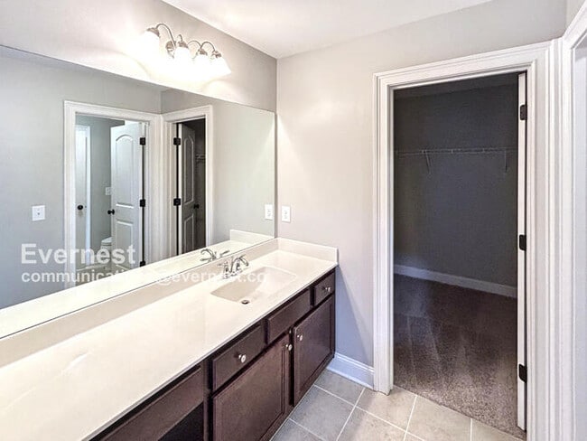 Building Photo - 1070 Windfaire Pl