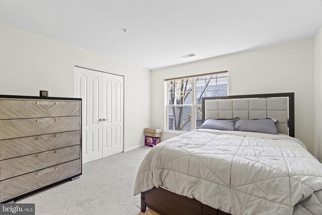 Building Photo - 6601 Thackwell Way