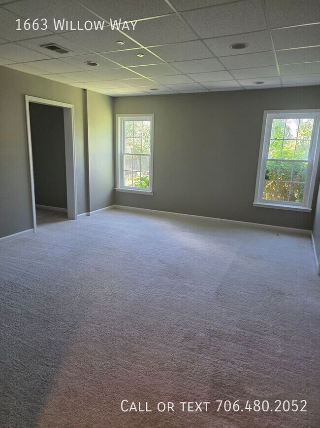 Building Photo - 1663 Willow Way