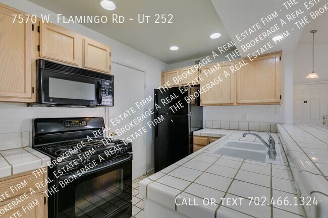 Building Photo - 7570 W Flamingo Rd