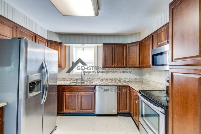 Building Photo - 715 Park Cir