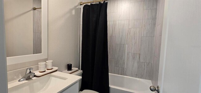 Building Photo - 310 Amberjack Ln