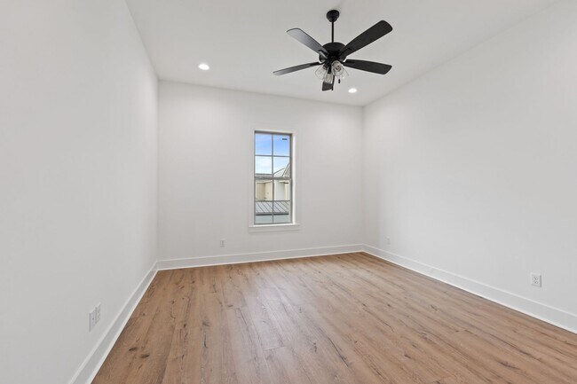 Building Photo - 115 Gaunt Ln