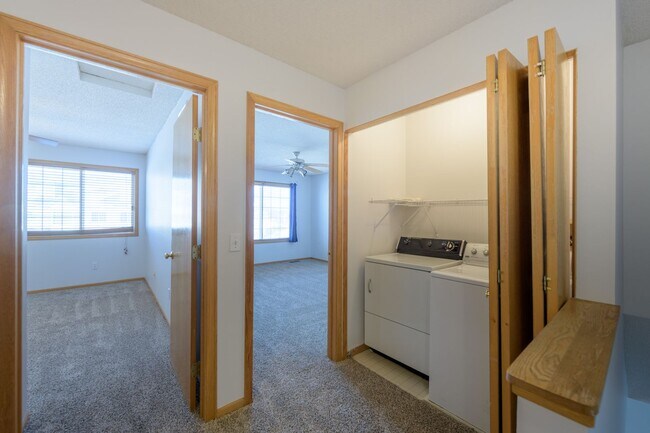 Building Photo - 2BD / 2BA Coon Rapids townhome. Completely renovated!!! Dont miss out!