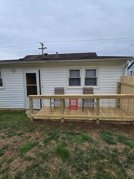 Building Photo - 1405 Newton St