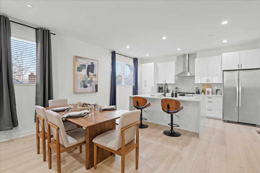 Building Photo - 1111 Dade St