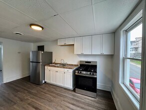 Building Photo - 28 Mt Oliver St