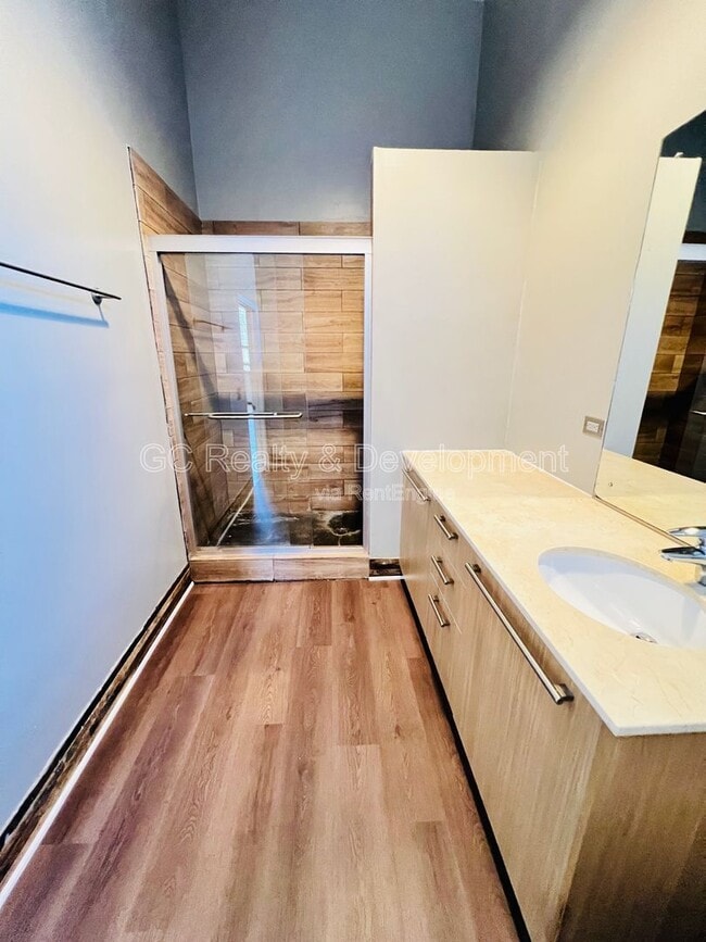 Building Photo - 3336 S Lituanica Ave