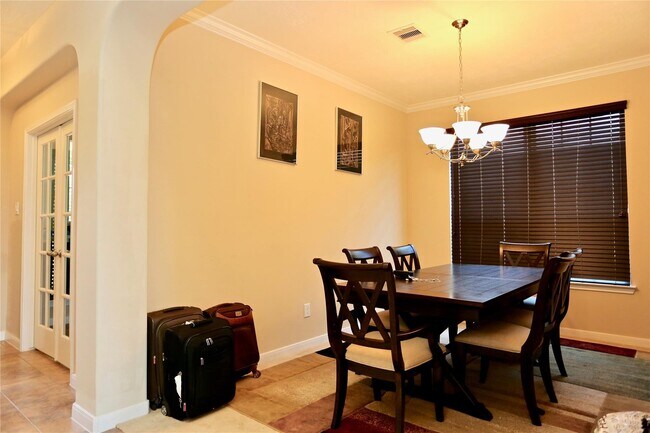 Building Photo - 26715 Richwood Oaks Dr