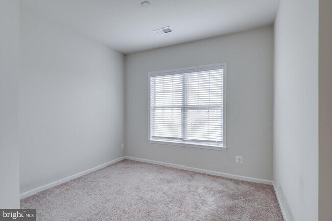 Building Photo - 41256 Lenah Point Dr