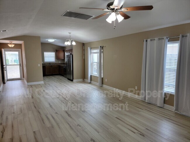 Building Photo - 470 SW 251st St