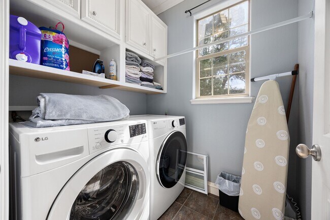 Building Photo - 21427 Tophill Dr