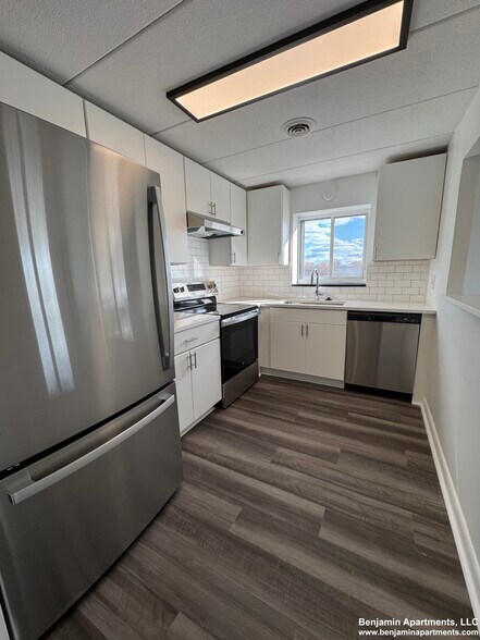 Building Photo - 51 Hill Rd