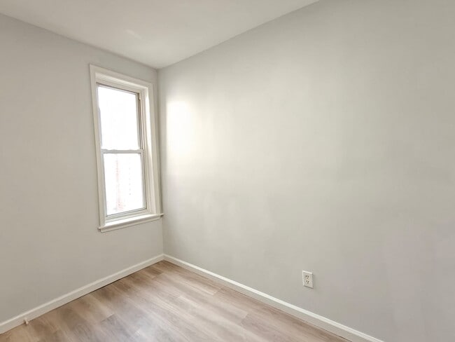 Building Photo - 713 S Ithan St