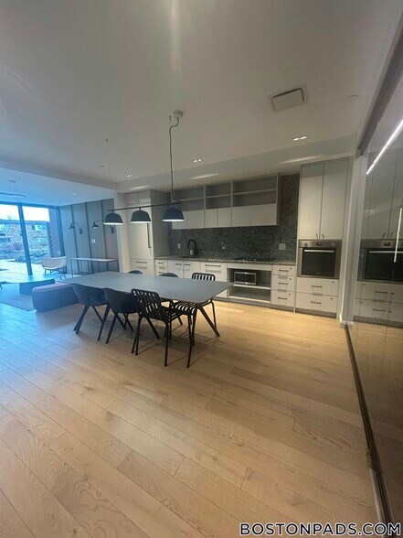 Building Photo - 55 Brighton Ave