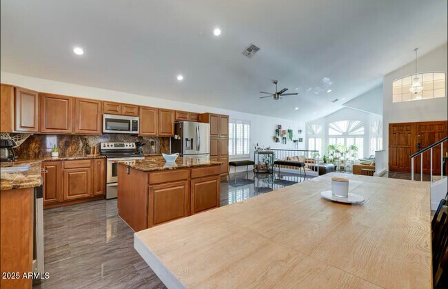 Building Photo - 14014 N 30th St