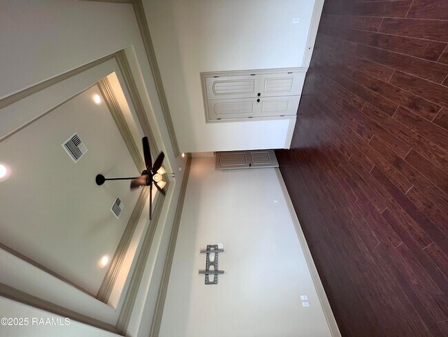 Building Photo - 100 Birchview Dr