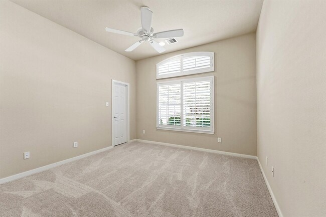 Building Photo - 20281 Southwood Oaks Dr