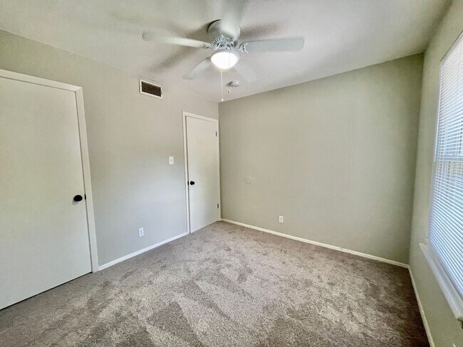 Building Photo - 1703 Coronado Hills Dr