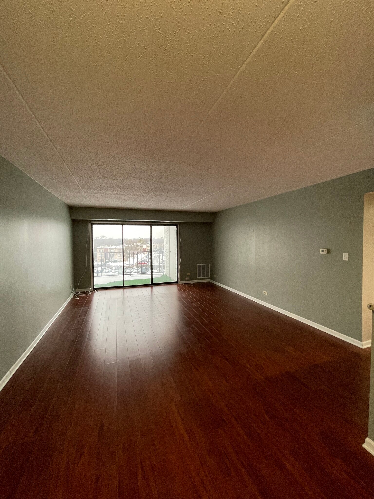 Building Photo - 450 Plum Creek Dr