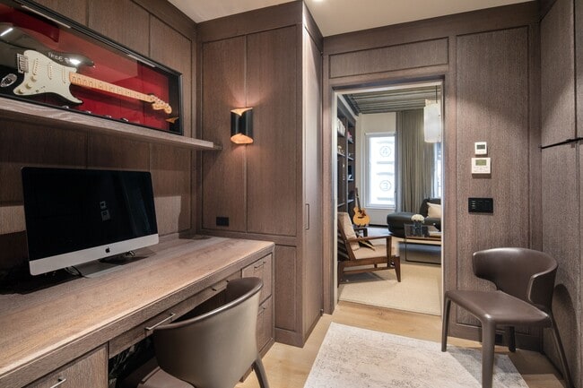 Building Photo - 12 Warren St