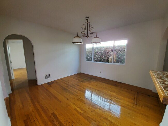 Building Photo - 2937 Virginia Ave