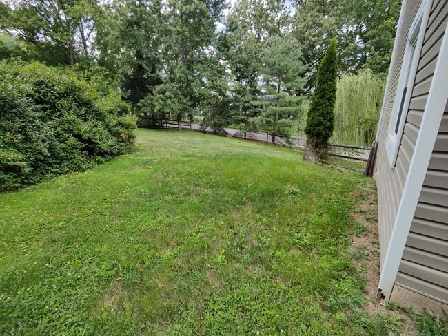 Building Photo - Allison Park - 2 BR Duplex, Fully Renovated, Garage/Driveway, Huge Yard!